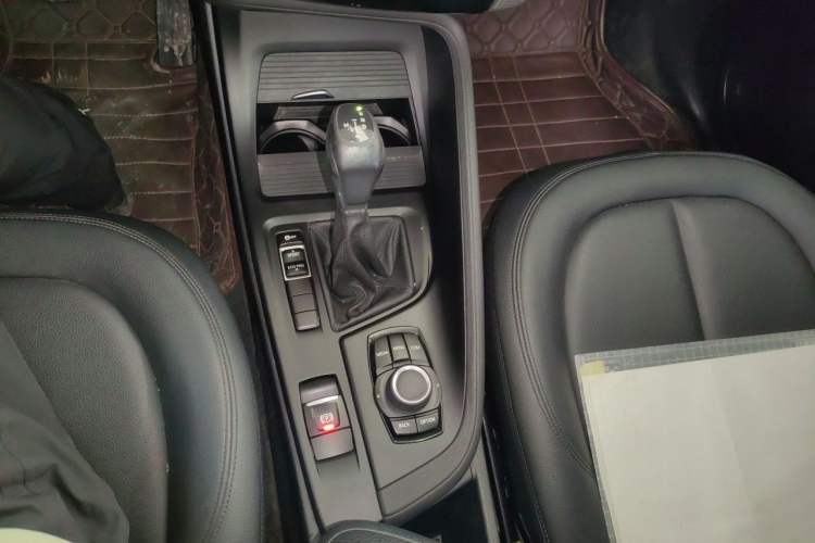 Used BMW X1 2018 sDrive20Li Leading Model Gear Lever