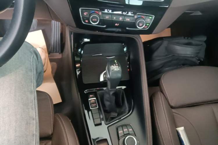 Used BMW X1 2018 sDrive18Li Luxury Model Gear Lever