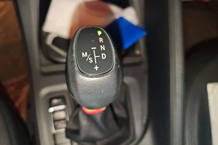 Used BMW X1 2018 sDrive20Li Leading Model Gear Lever