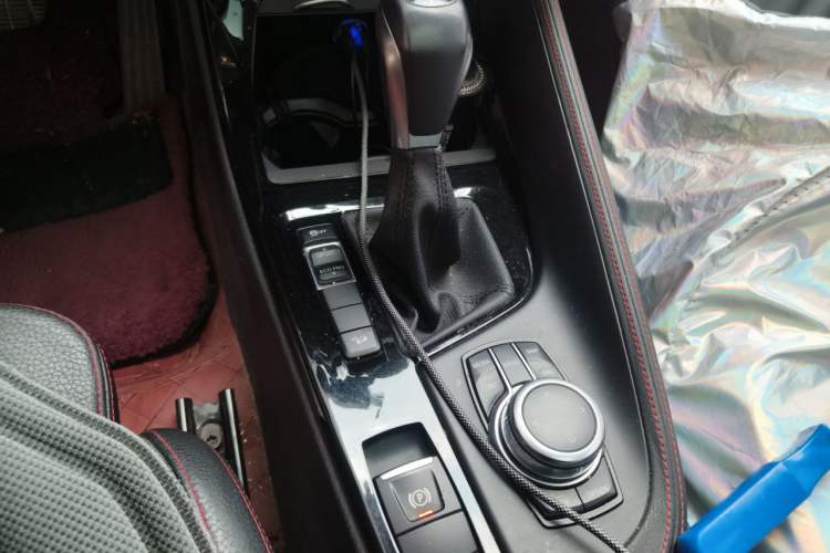 Used BMW X1 2018 xDrive20Li Luxury Edition Gear Lever