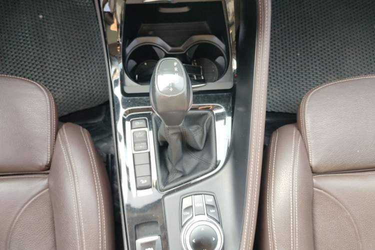 Used BMW X1 2018 xDrive20Li Luxury Edition Gear Lever
