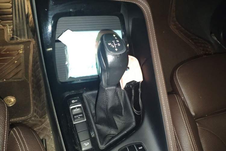 Used BMW X1 2018 xDrive20Li Luxury Edition Gear Lever