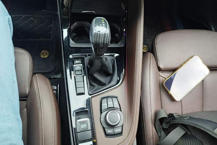 Used BMW X1 2018 sDrive18Li Luxury Model Gear Lever