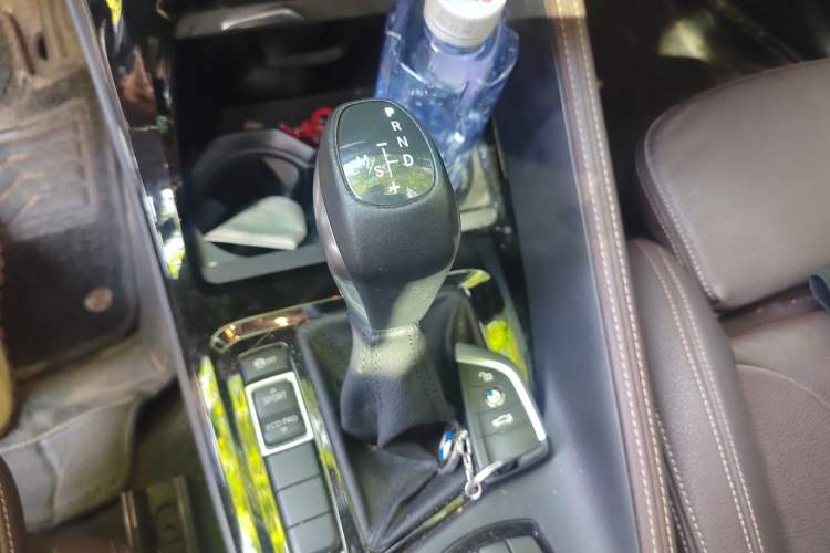 Used BMW X1 2018 sDrive18Li Luxury Model Gear Lever