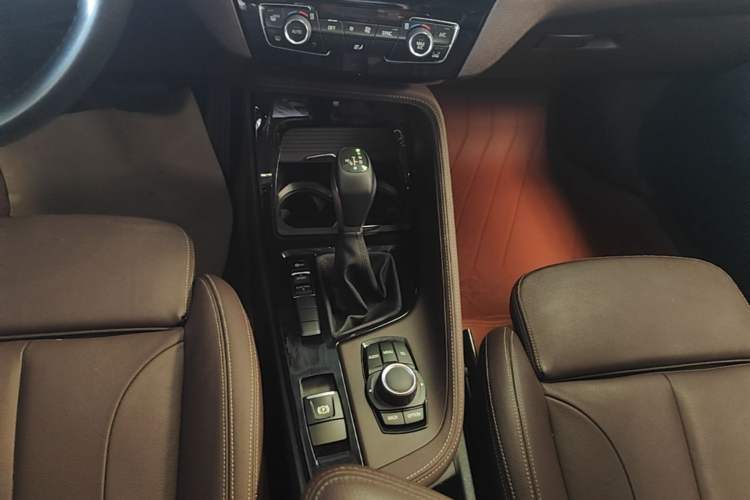 Used BMW X1 2018 sDrive18Li Luxury Model Gear Lever
