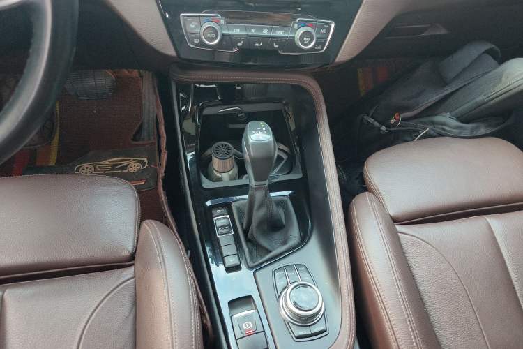 Used BMW X1 2018 xDrive20Li Luxury Edition Gear Lever