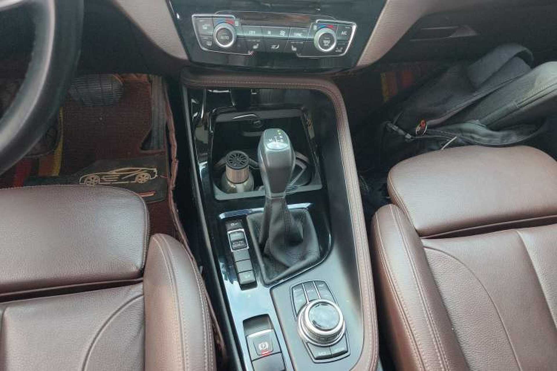 Used BMW X1 2018 xDrive20Li Luxury Edition Gear Lever