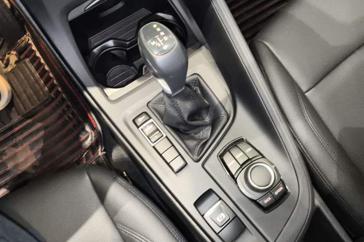 Used BMW X1 2018 sDrive20Li Leading Model Gear Lever