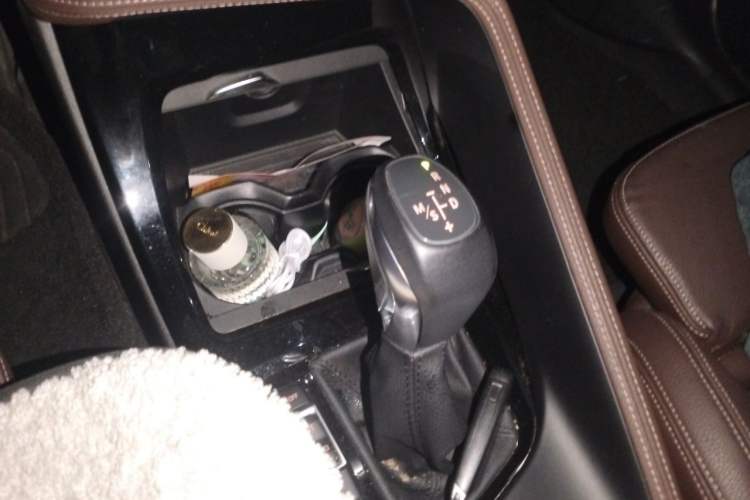 Used BMW X1 2018 sDrive18Li Luxury Model Gear Lever