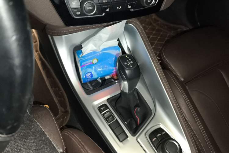 Used BMW X1 2018 sDrive18Li Luxury Model Gear Lever