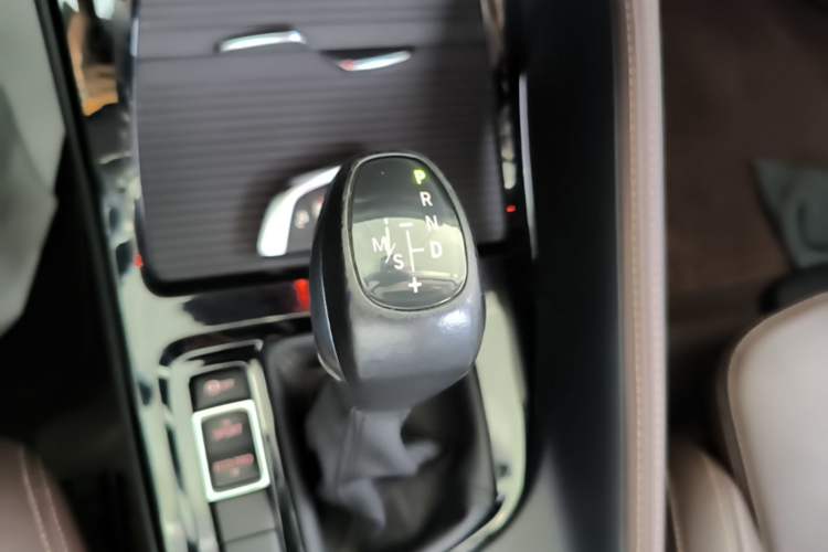Used BMW X1 2018 xDrive20Li Luxury Edition Gear Lever