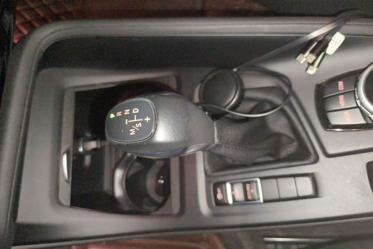 Used BMW X1 2018 sDrive20Li Leading Model Gear Lever