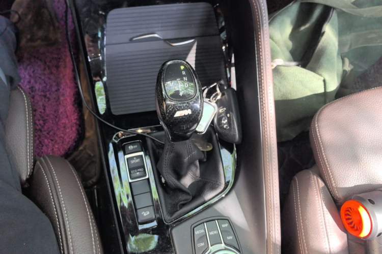 Used BMW X1 2018 xDrive20Li Luxury Edition Gear Lever
