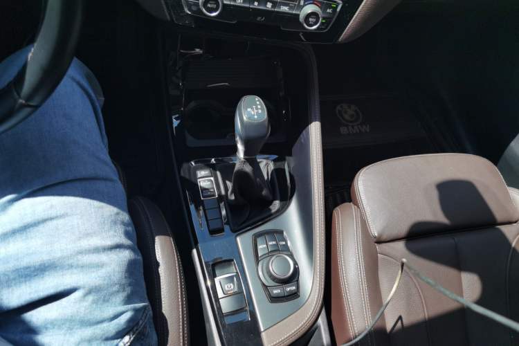 Used BMW X1 2018 sDrive18Li Luxury Model Gear Lever