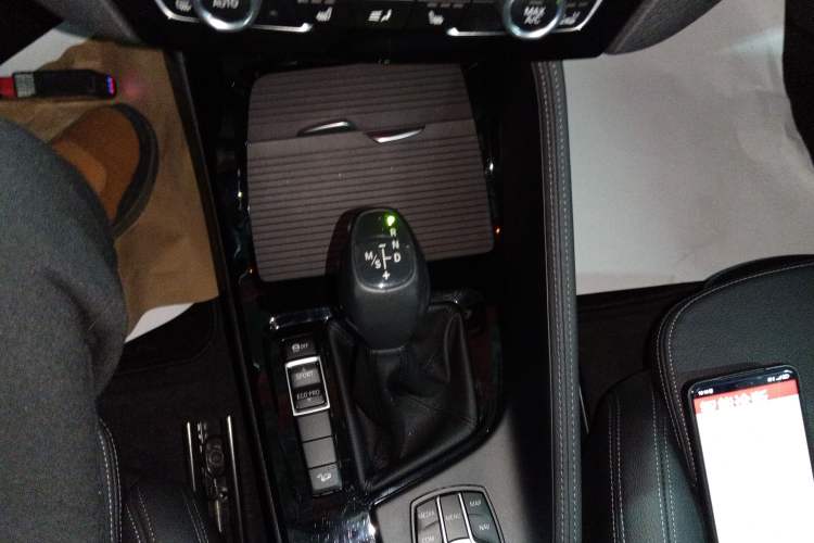 Used BMW X1 2018 xDrive20Li Luxury Edition Gear Lever