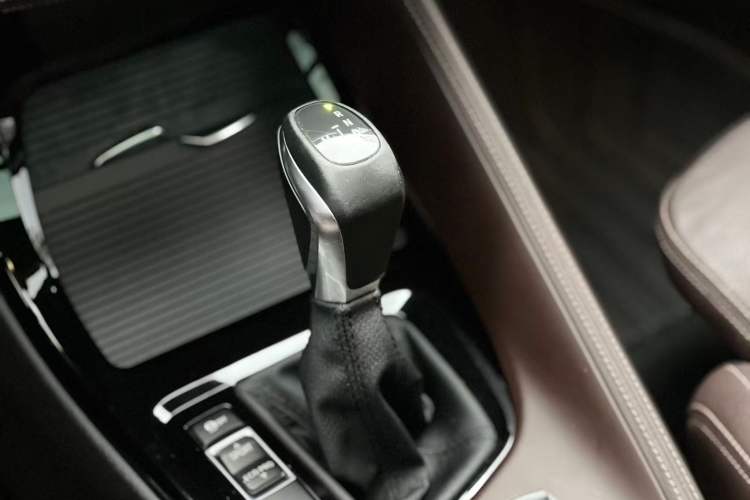 Used BMW X1 2018 sDrive18Li Luxury Model Gear Lever