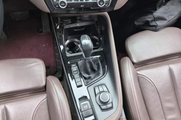 Used BMW X1 2018 sDrive18Li Luxury Model Gear Lever