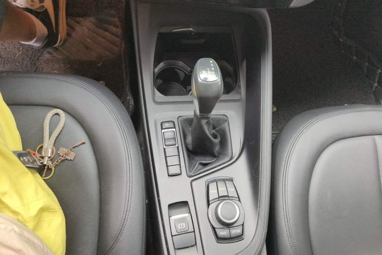 Used BMW X1 2018 sDrive20Li Leading Model Gear Lever