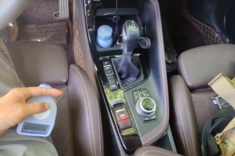Used BMW X1 2018 xDrive20Li Luxury Edition Gear Lever