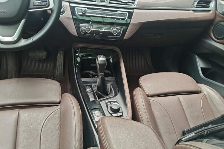 Used BMW X1 2018 sDrive18Li Luxury Model Gear Lever
