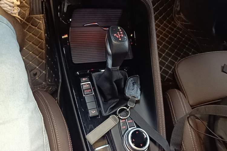 Used BMW X1 2018 xDrive20Li Luxury Edition Gear Lever