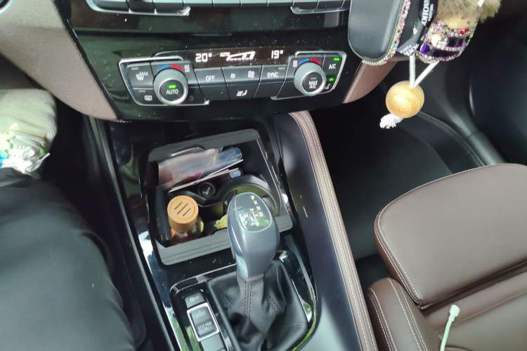 Used BMW X1 2018 sDrive18Li Luxury Model Gear Lever