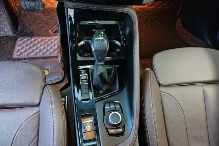 Used BMW X1 2018 sDrive18Li Luxury Model Gear Lever