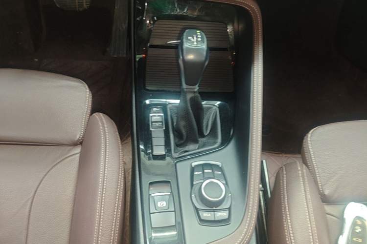 Used BMW X1 2018 sDrive18Li Luxury Model Gear Lever