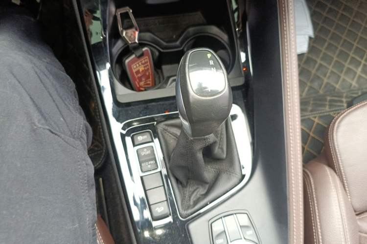 Used BMW X1 2018 xDrive20Li Luxury Edition Gear Lever