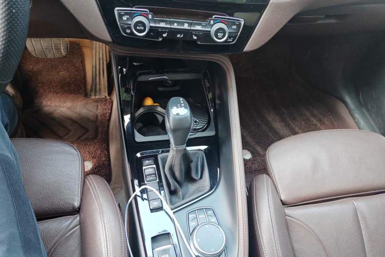 Used BMW X1 2018 xDrive20Li Luxury Edition Gear Lever