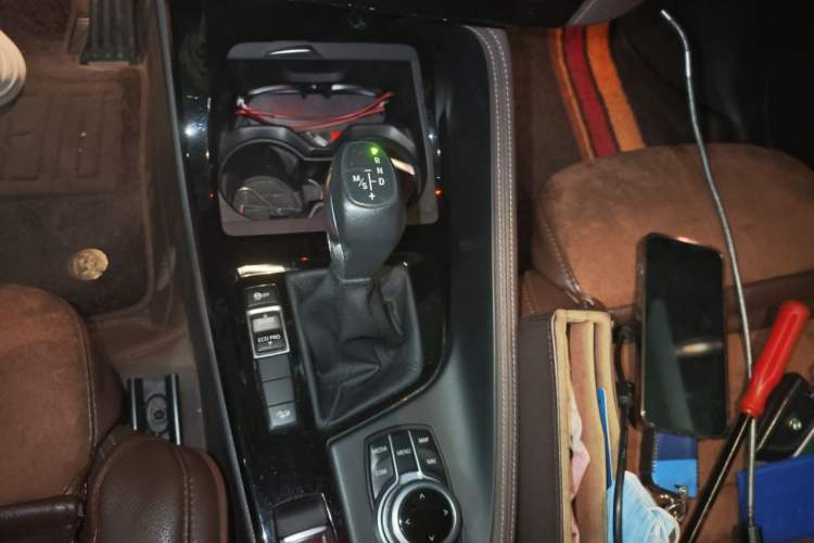 Used BMW X1 2018 xDrive20Li Luxury Edition Gear Lever