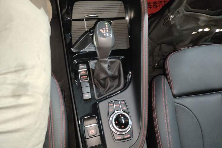 Used BMW X1 2018 xDrive20Li Luxury Edition Gear Lever