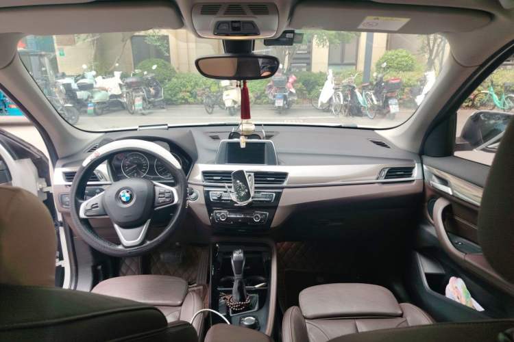 Used BMW X1 2018 sDrive18Li Luxury Model Headliner