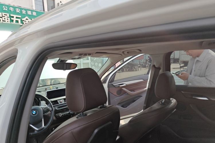 Used BMW X1 2018 xDrive20Li Luxury Model Headliner
