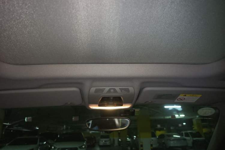 Used BMW X1 2018 xDrive20Li Luxury Edition Headliner