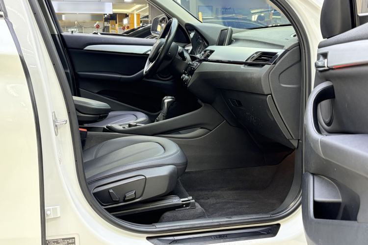 Used BMW X1 2018 sDrive18Li Fashion Model Interior 10