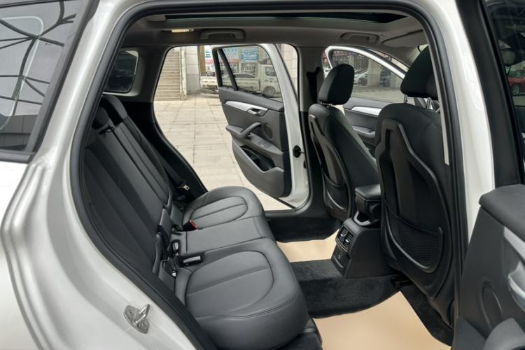 Used BMW X1 2018 sDrive18Li Fashion Model Interior 10
