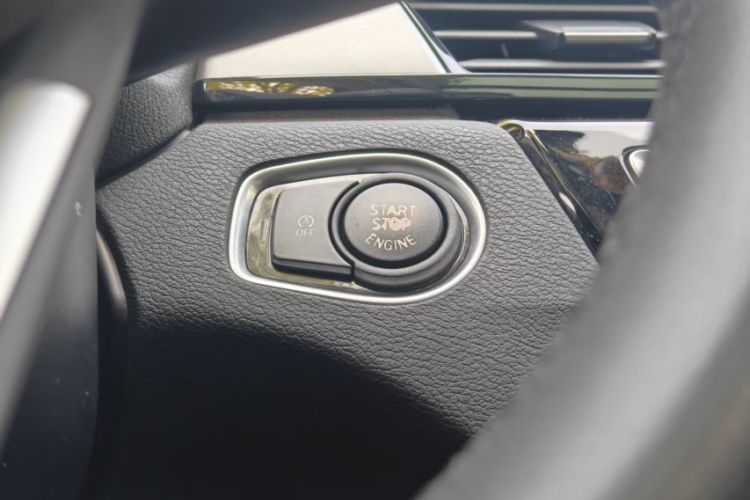 Used BMW X1 2018 sDrive20Li Leading Model Interior 11