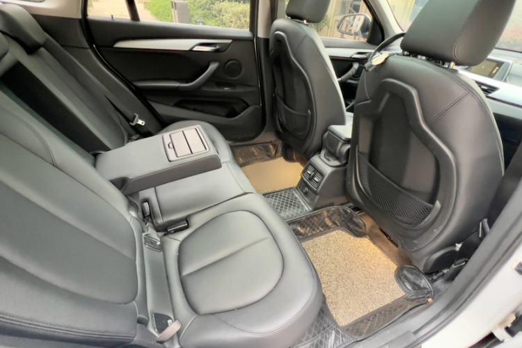 Used BMW X1 2018 sDrive20Li Leading Model Interior 12