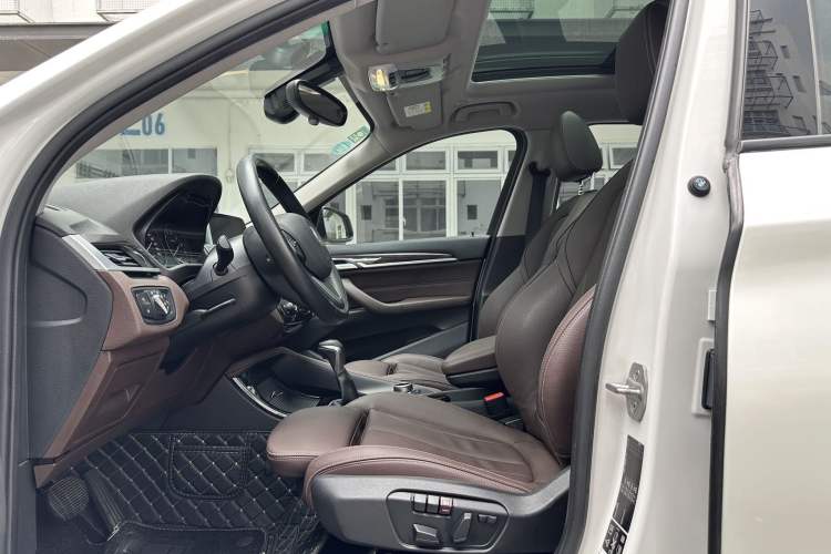 Used BMW X1 2018 xDrive20Li Luxury Edition Interior 2