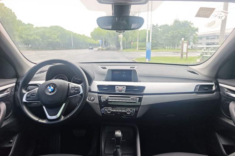 Used BMW X1 2018 sDrive20Li Leading Model Interior 3