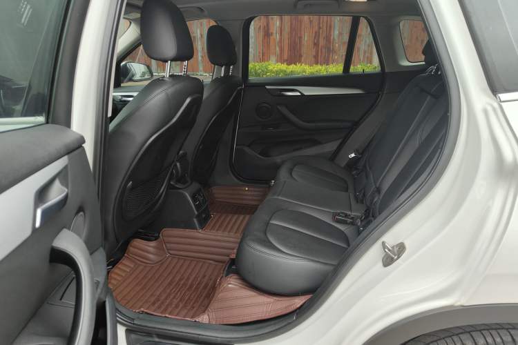 Used BMW X1 2018 sDrive20Li Leading Model Interior 3