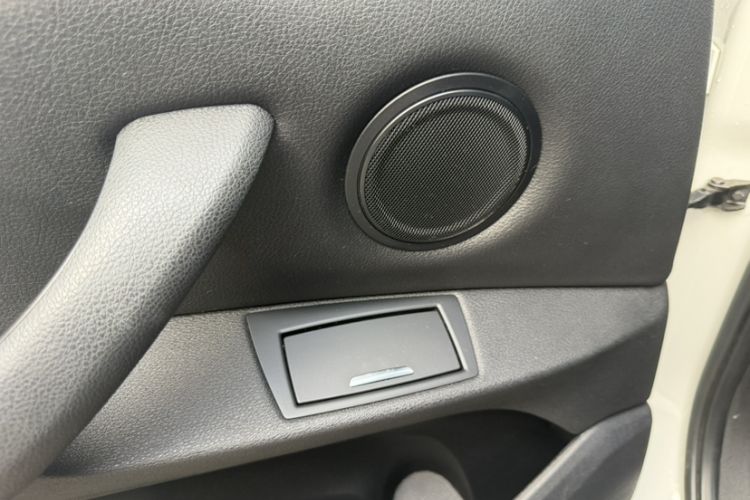 Used BMW X1 2018 sDrive18Li Fashion Model Interior 3