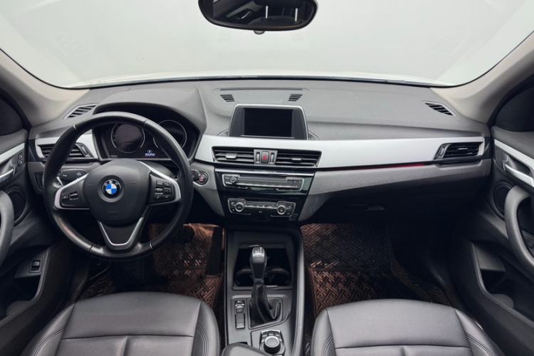 Used BMW X1 2018 sDrive20Li Leading Model Interior 3