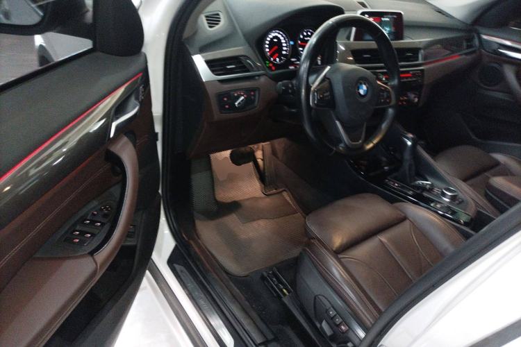 Used BMW X1 2018 xDrive20Li Luxury Edition Interior 3