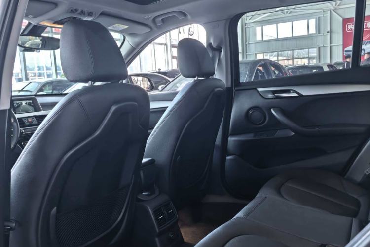 Used BMW X1 2018 sDrive20Li Leading Model Interior 3