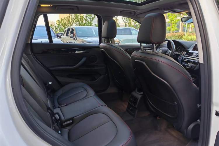 Used BMW X1 2018 xDrive20Li Luxury Edition Interior 3