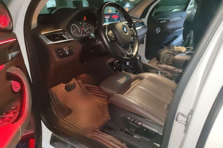 Used BMW X1 2018 xDrive20Li Luxury Edition Interior 3