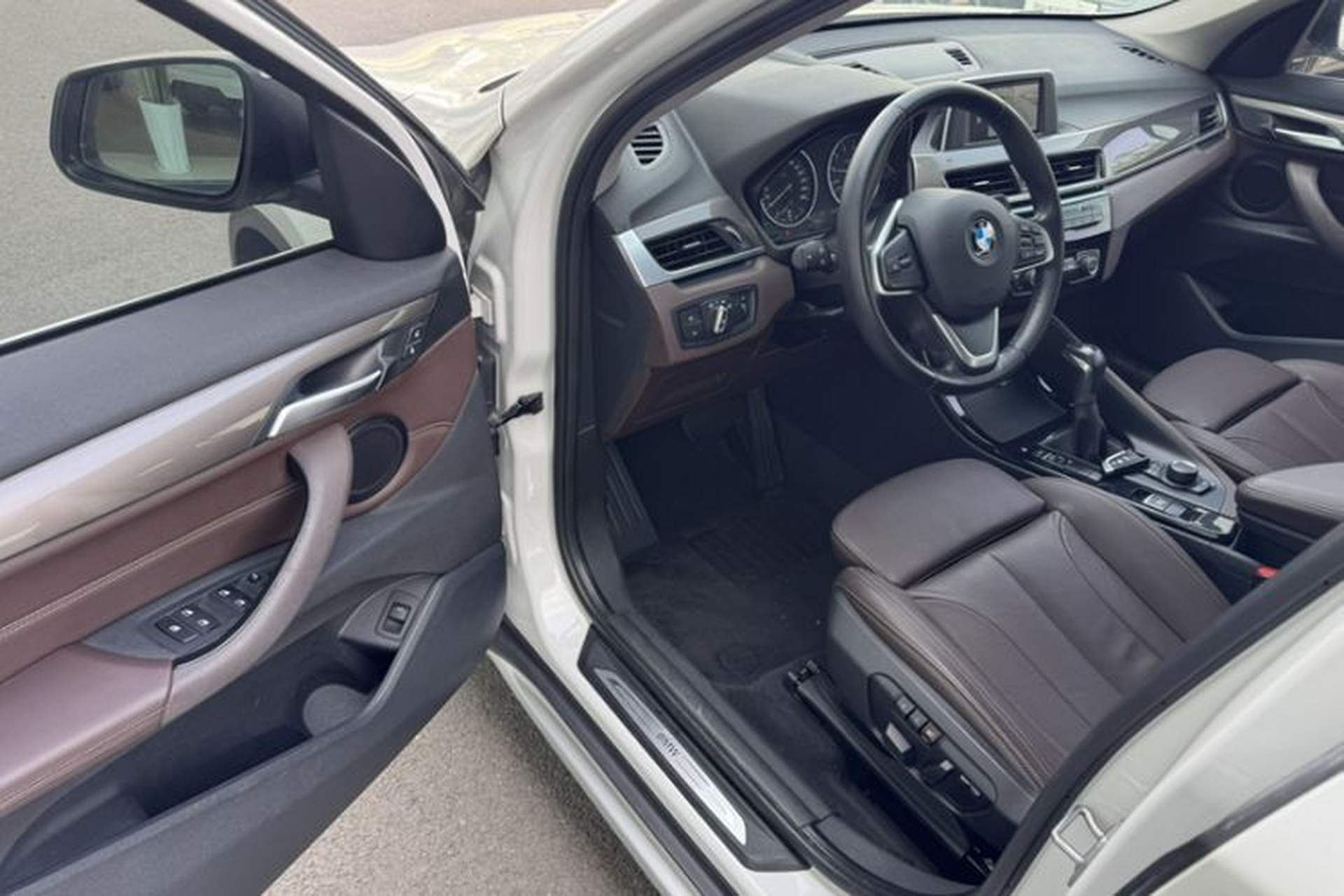 Used BMW X1 2018 sDrive18Li Luxury Model Interior 4