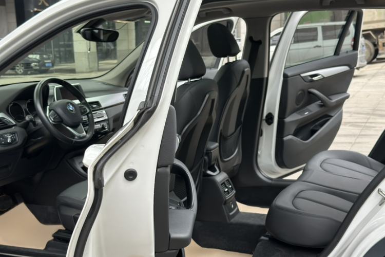 Used BMW X1 2018 sDrive18Li Fashion Model Interior 4